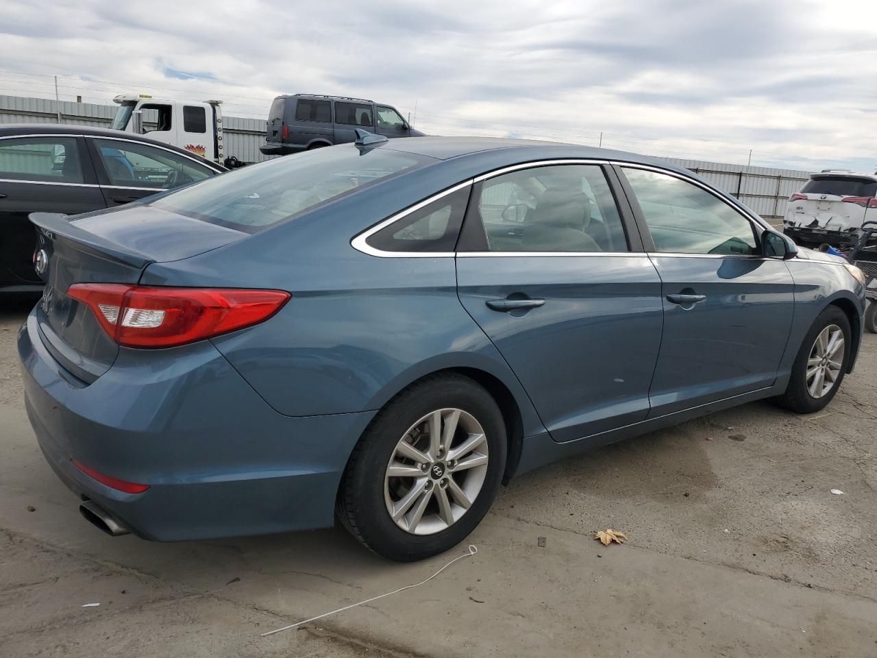 2017 Hyundai Sonata - Image 3
