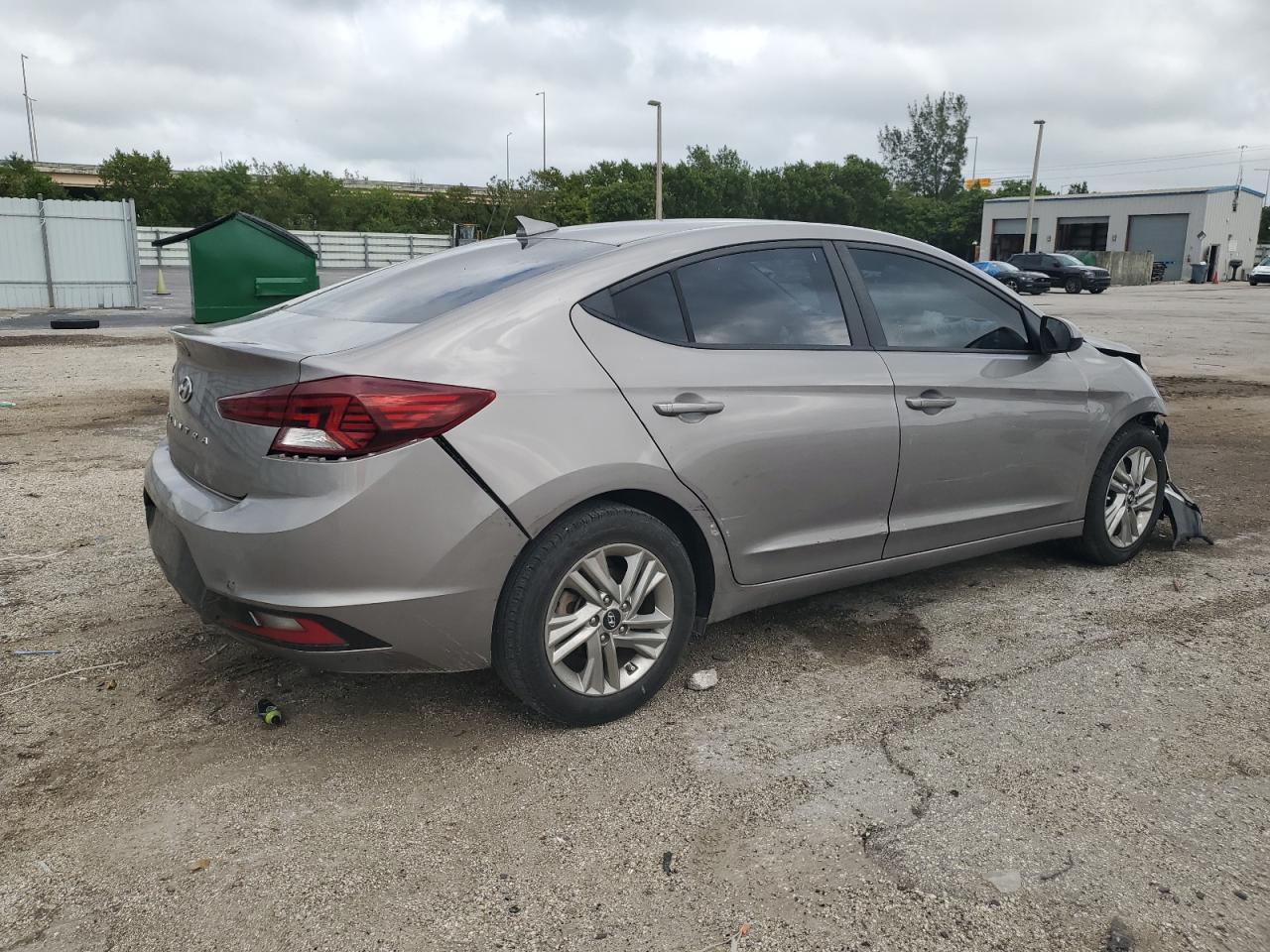 2020 Hyundai Elantra - Image 3
