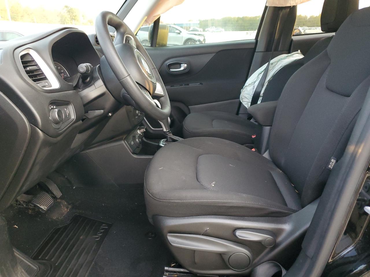 2018 Jeep Renegade - Image 7
