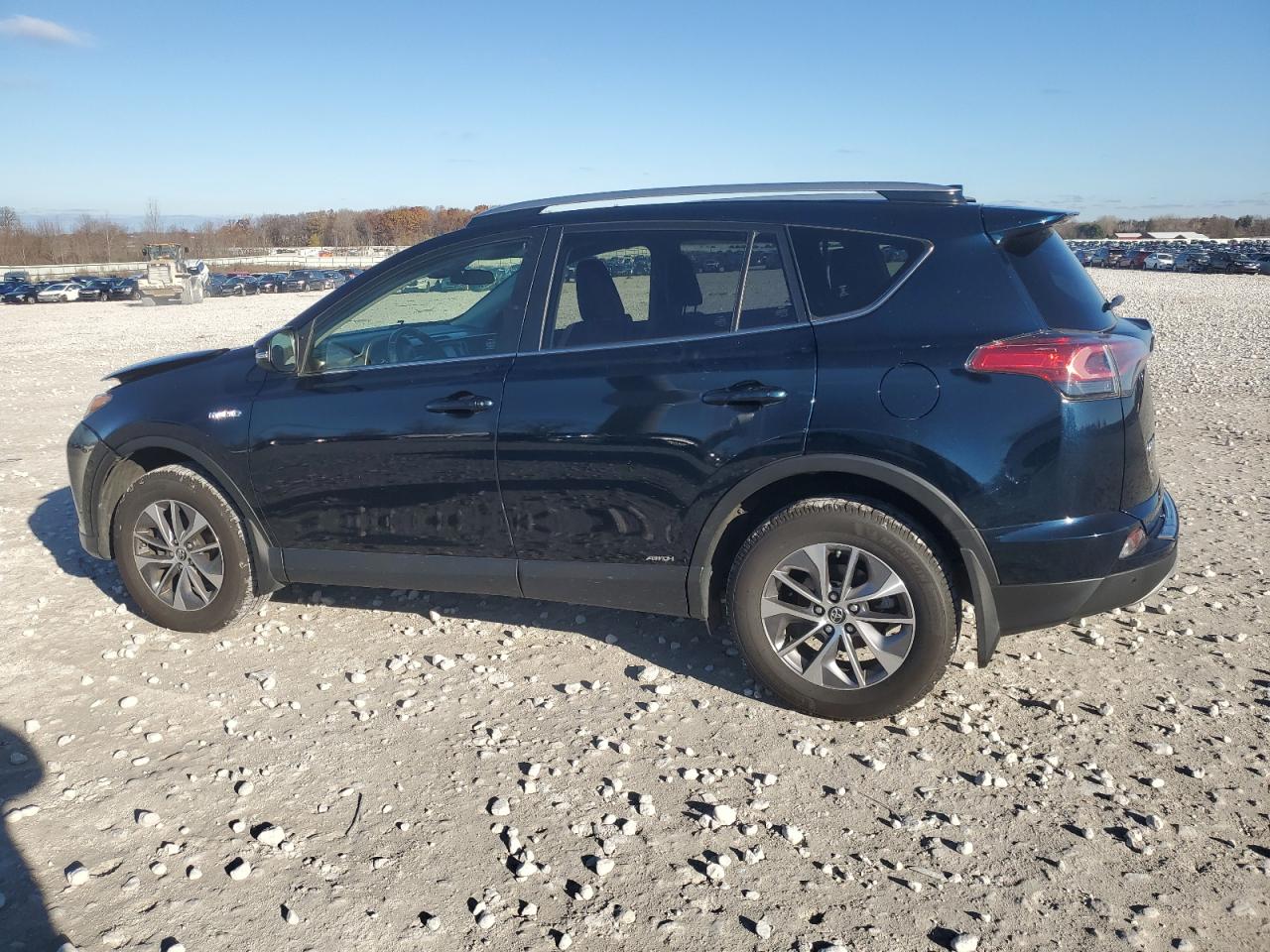 2018 Toyota RAV 4 - Image 2