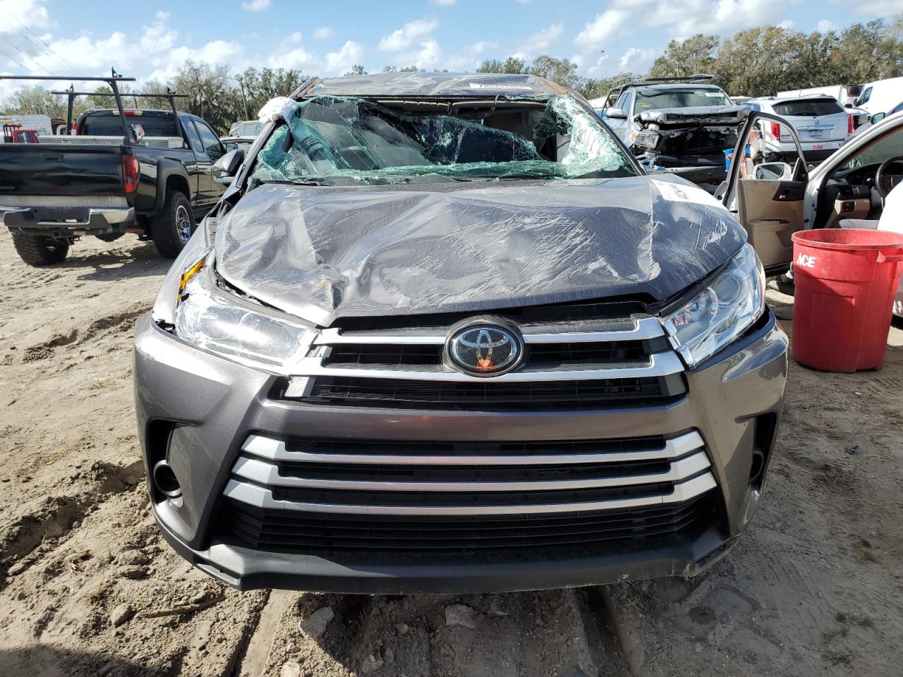 VIN 5TDZARFH0KS060656 2019 TOYOTA HIGHLANDER no.5