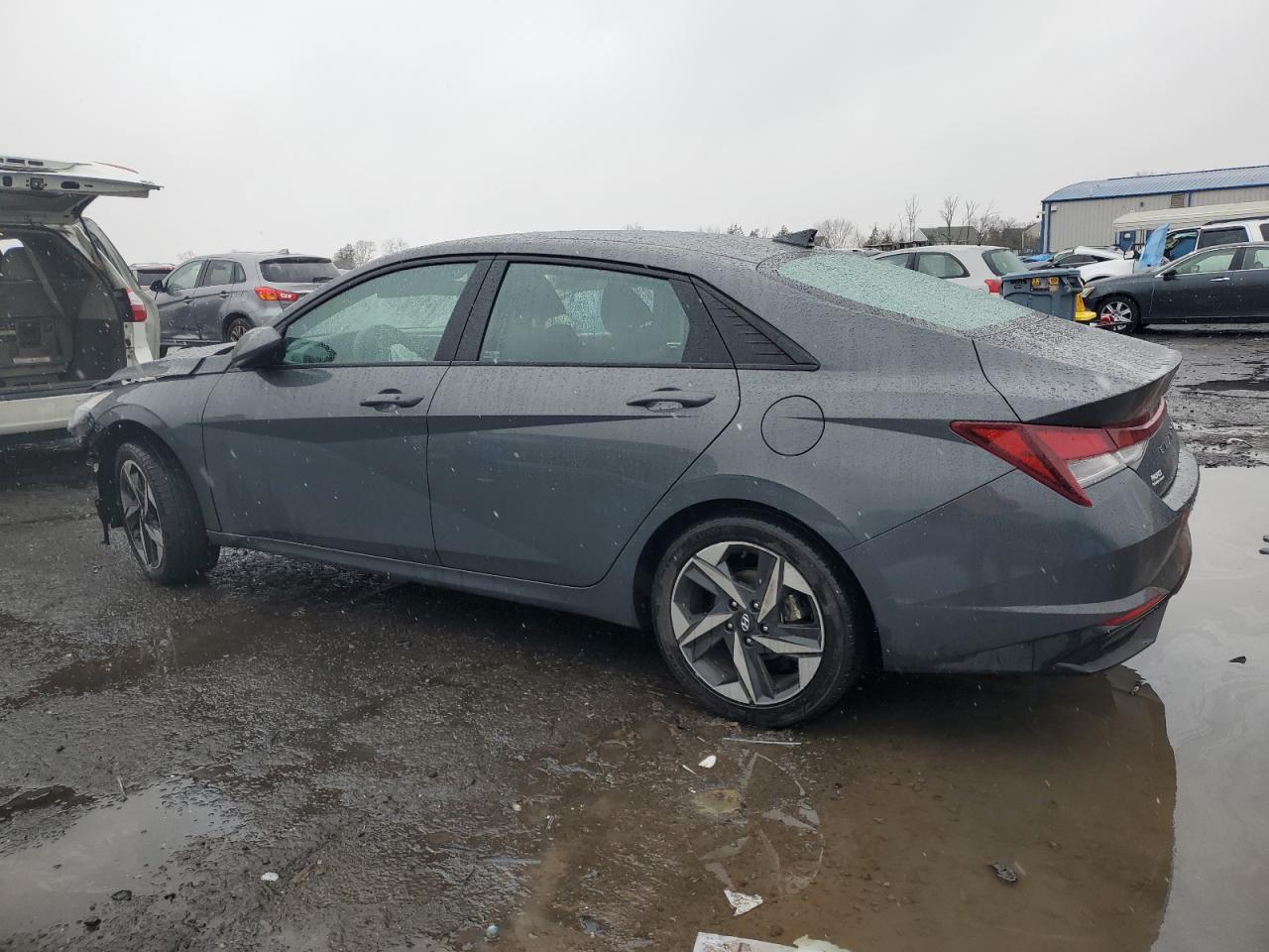 2023 Hyundai Elantra - Image 2