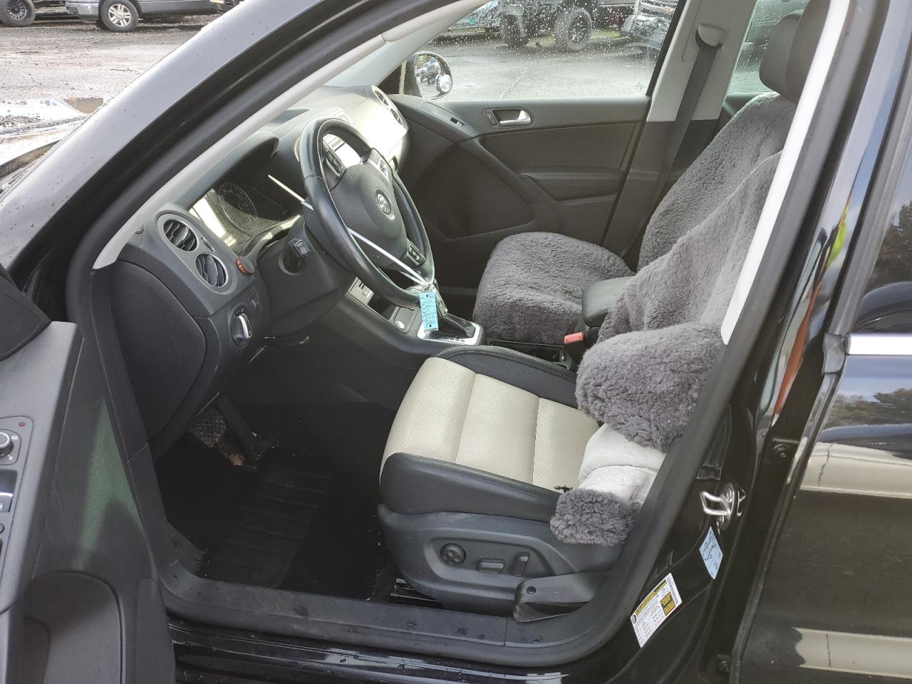 2017 Volkswagen Tiguan - Image 7