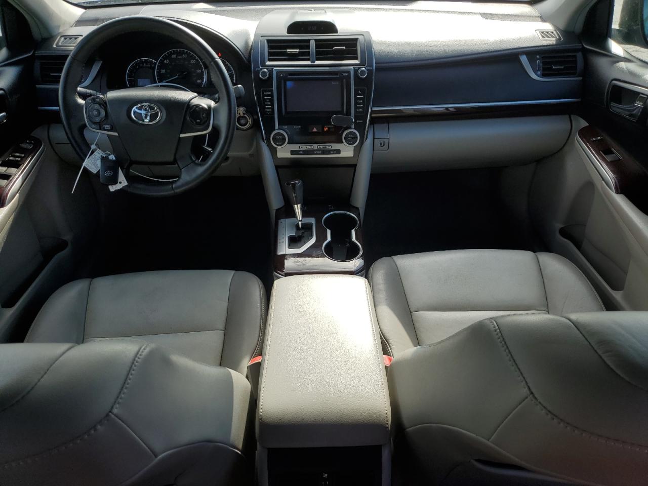 2014 Toyota Camry - Image 8