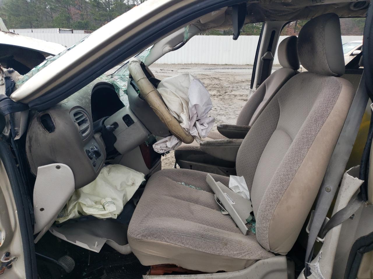 2005 Chrysler Town & Country - Image 7