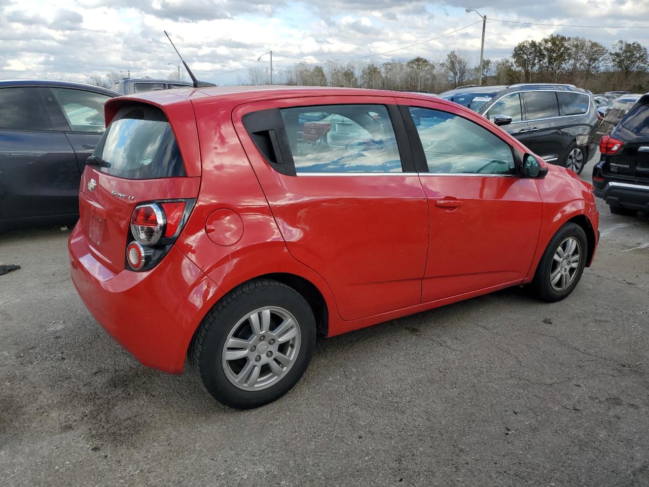 2013 Chevrolet Sonic - Image 3