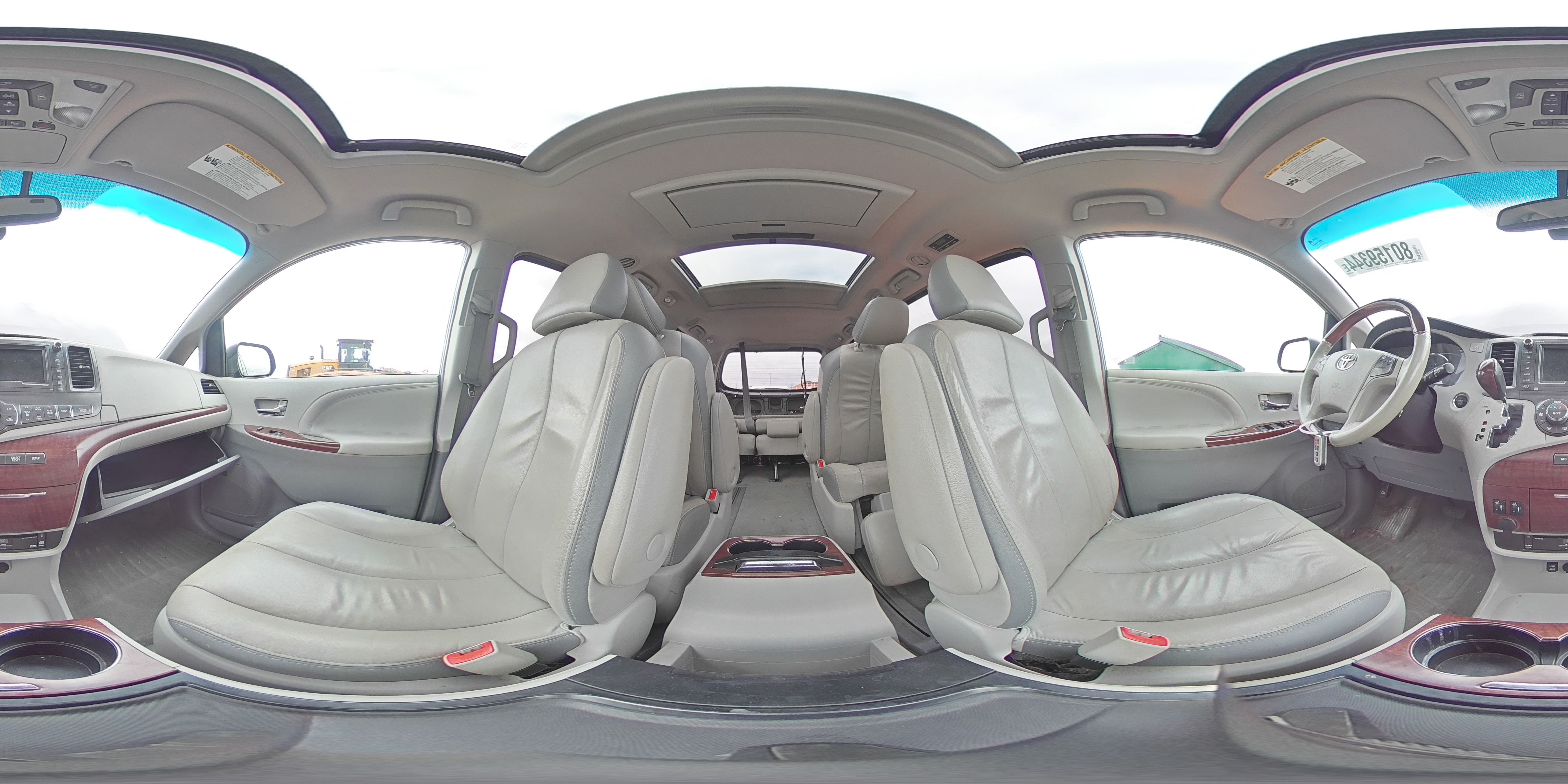 2013 Toyota Sienna - Image 13