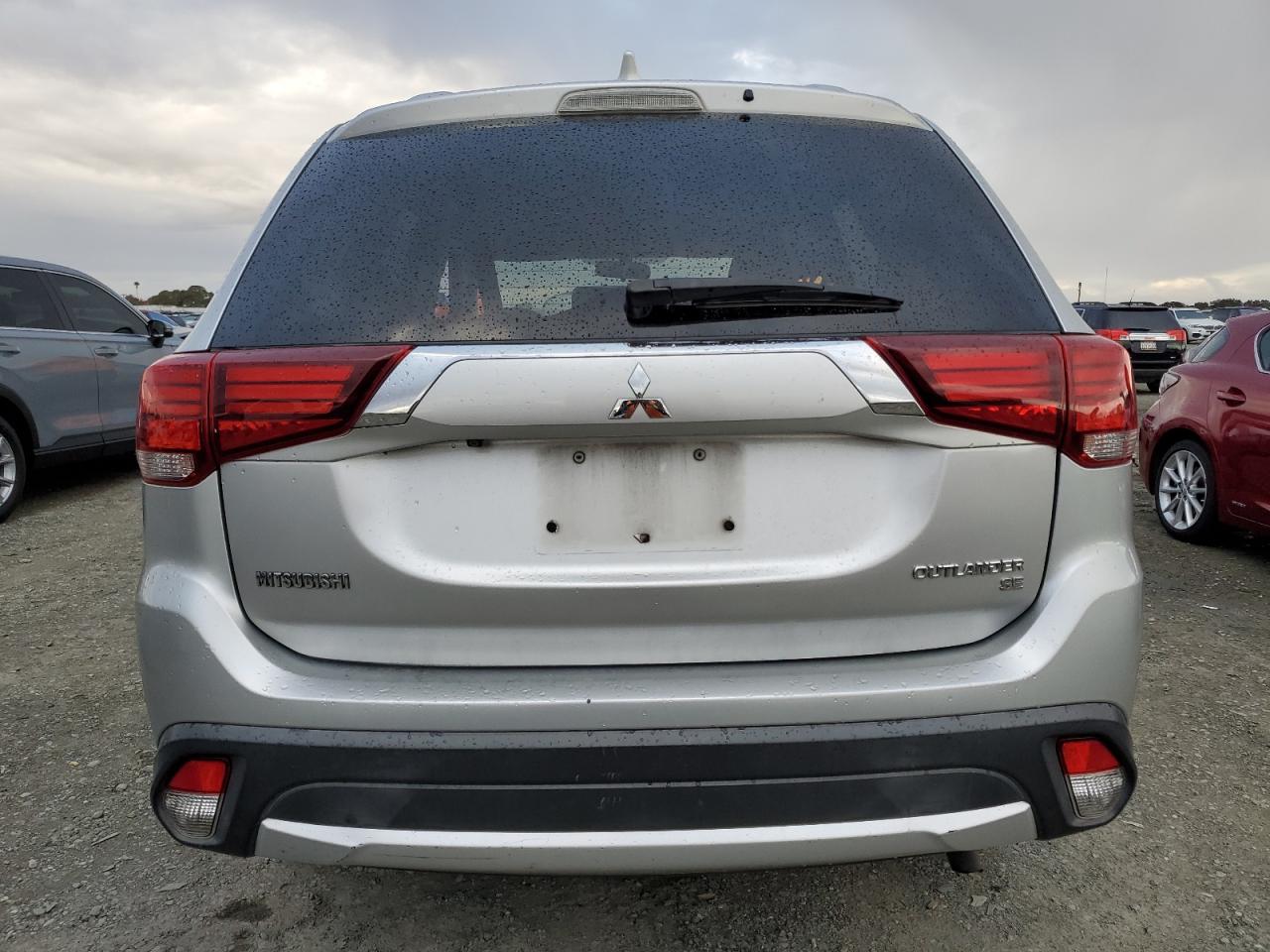 2018 Mitsubishi Outlander - Image 6