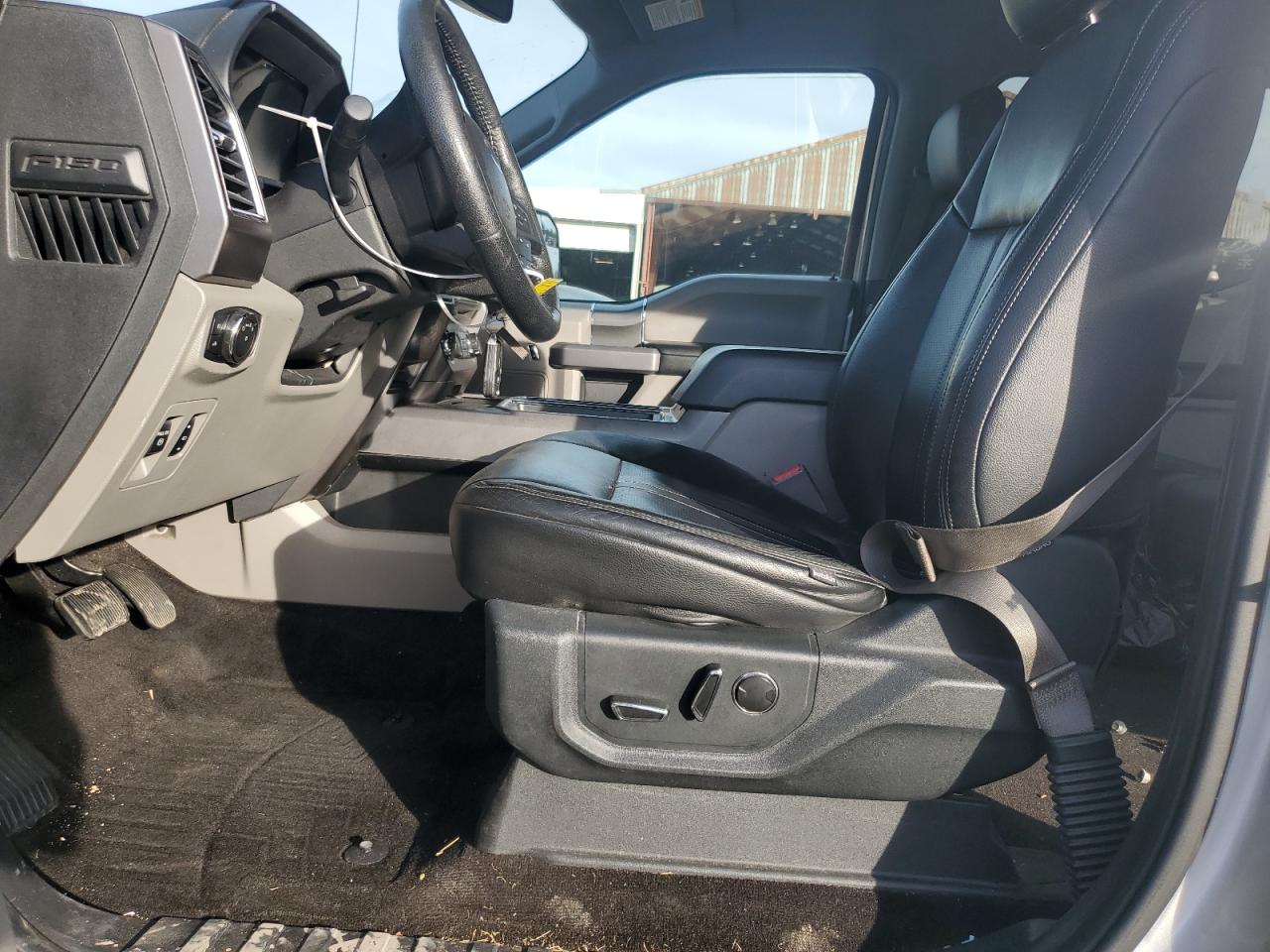 2015 Ford F-150 - Image 7