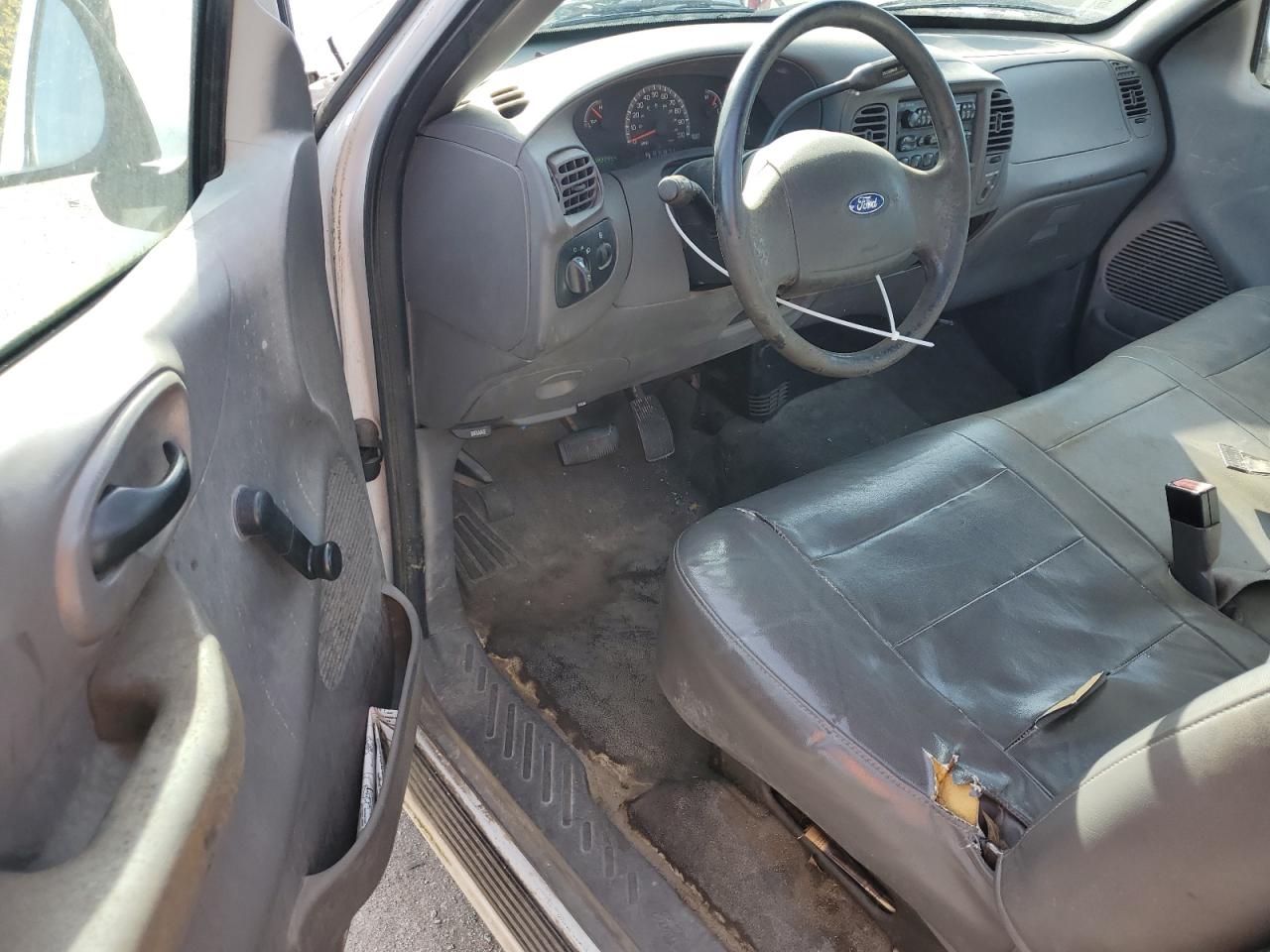 2003 Ford F-150 - Image 8