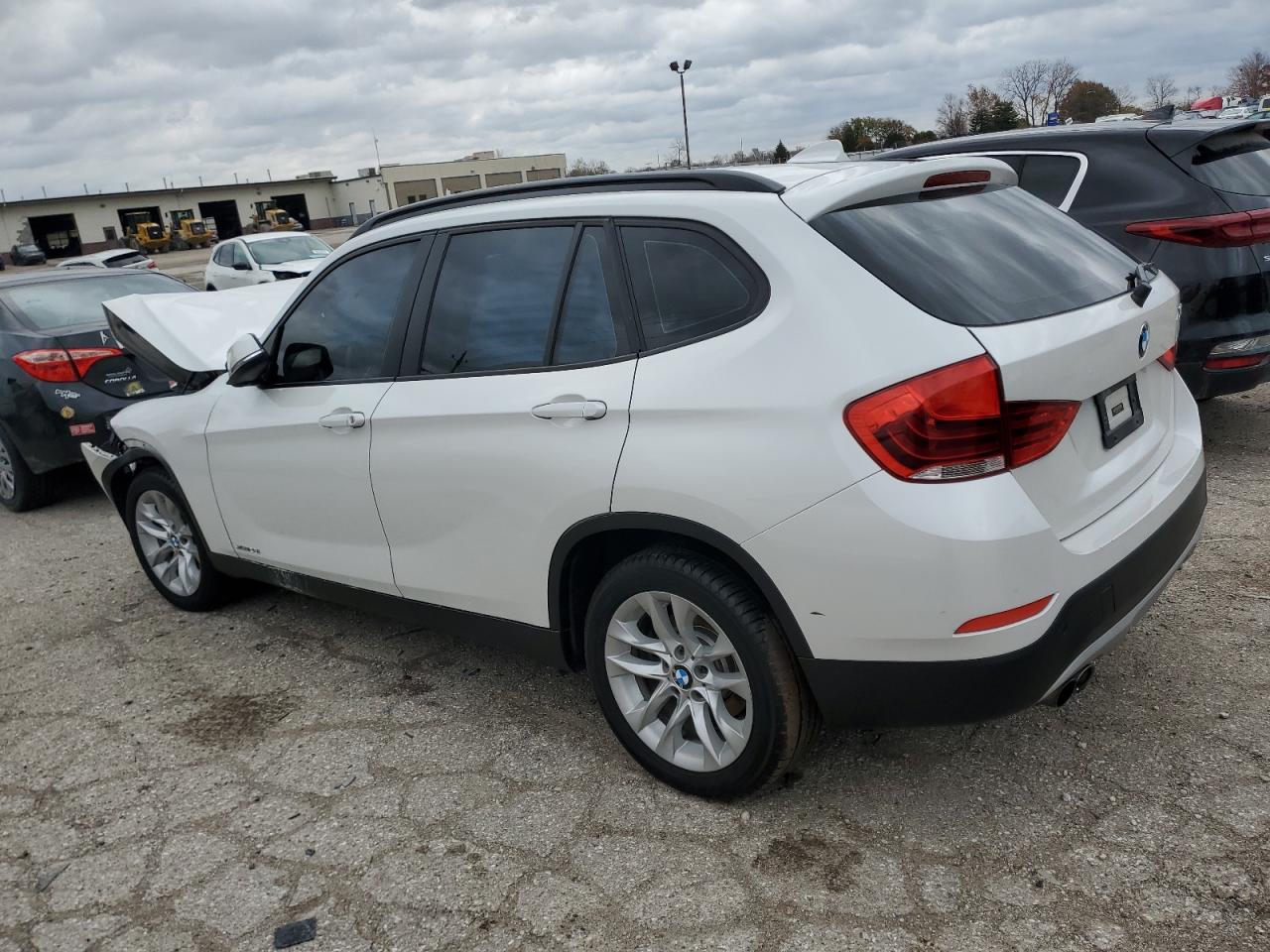 2015 BMW X1 - Image 2