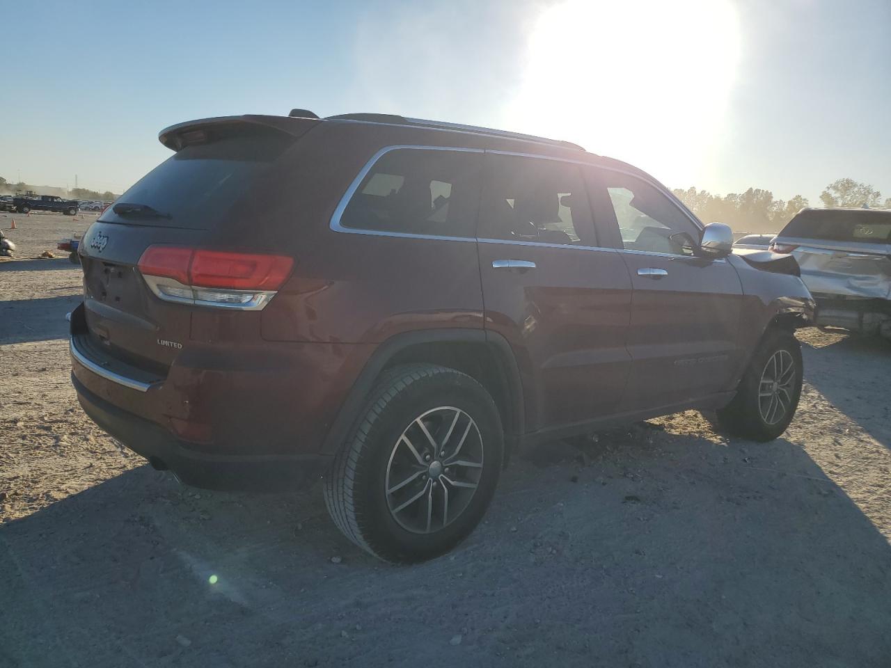 2018 Jeep Grand Cherokee - Image 3