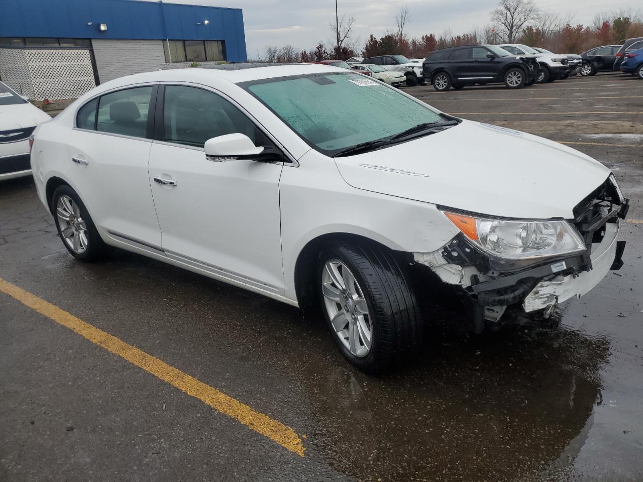 VIN 1G4GC5E34DF139617 2013 BUICK LACROSSE no.4