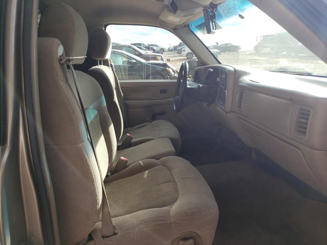 2002 Chevrolet Silverado - Image 11