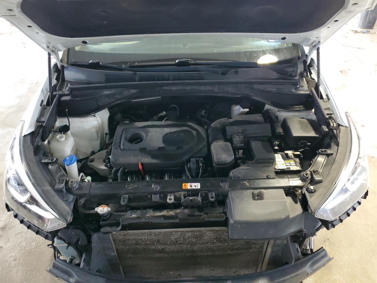 2018 Hyundai Santa Fe - Image 12