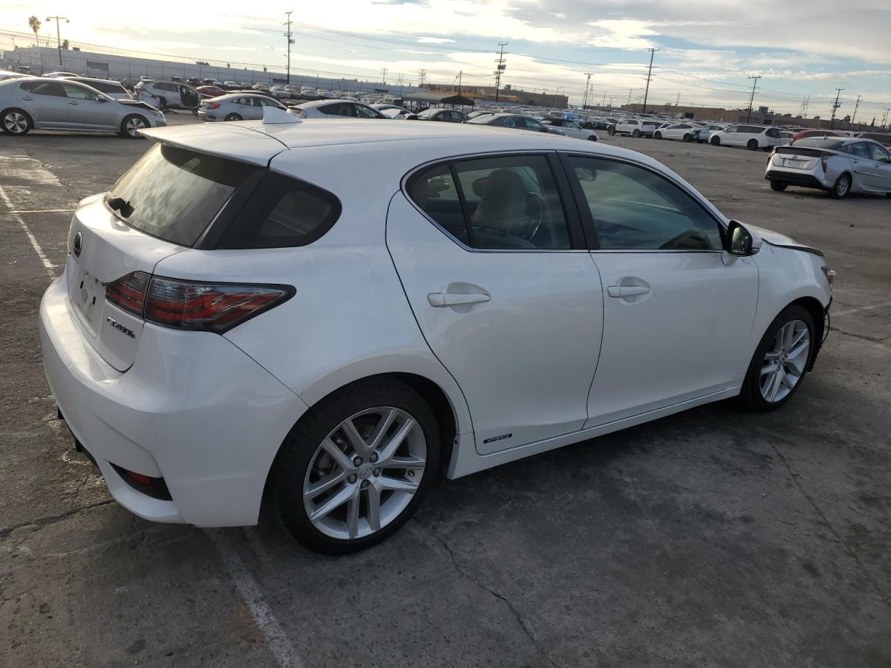 2017 Lexus CT - Image 3