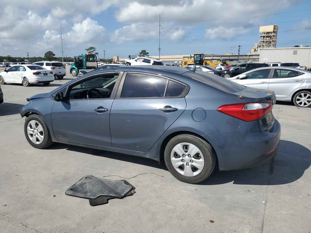 2016 Kia Forte - Image 2