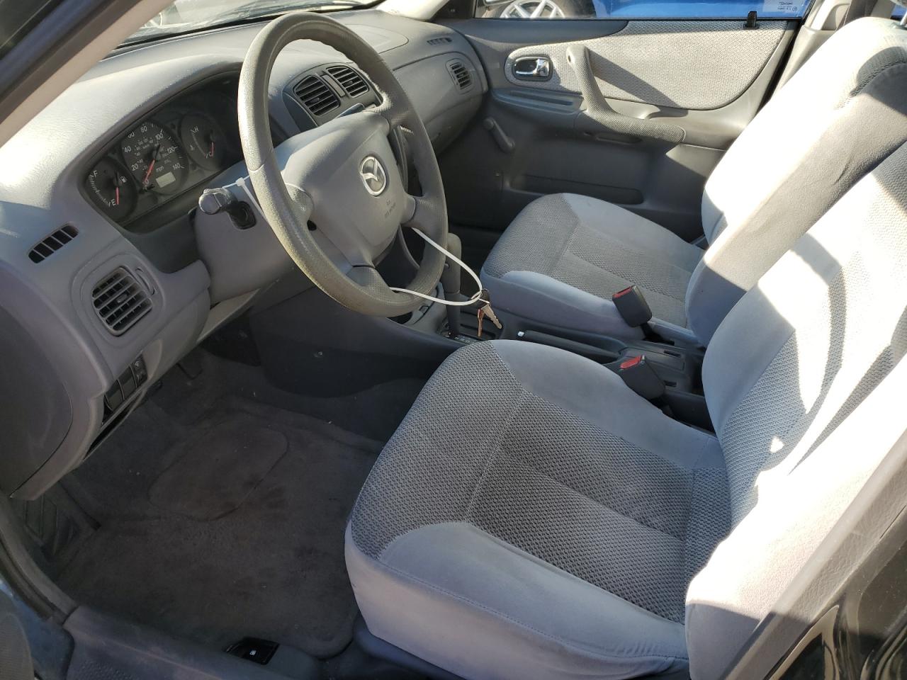 2000 Mazda Protege - Image 7