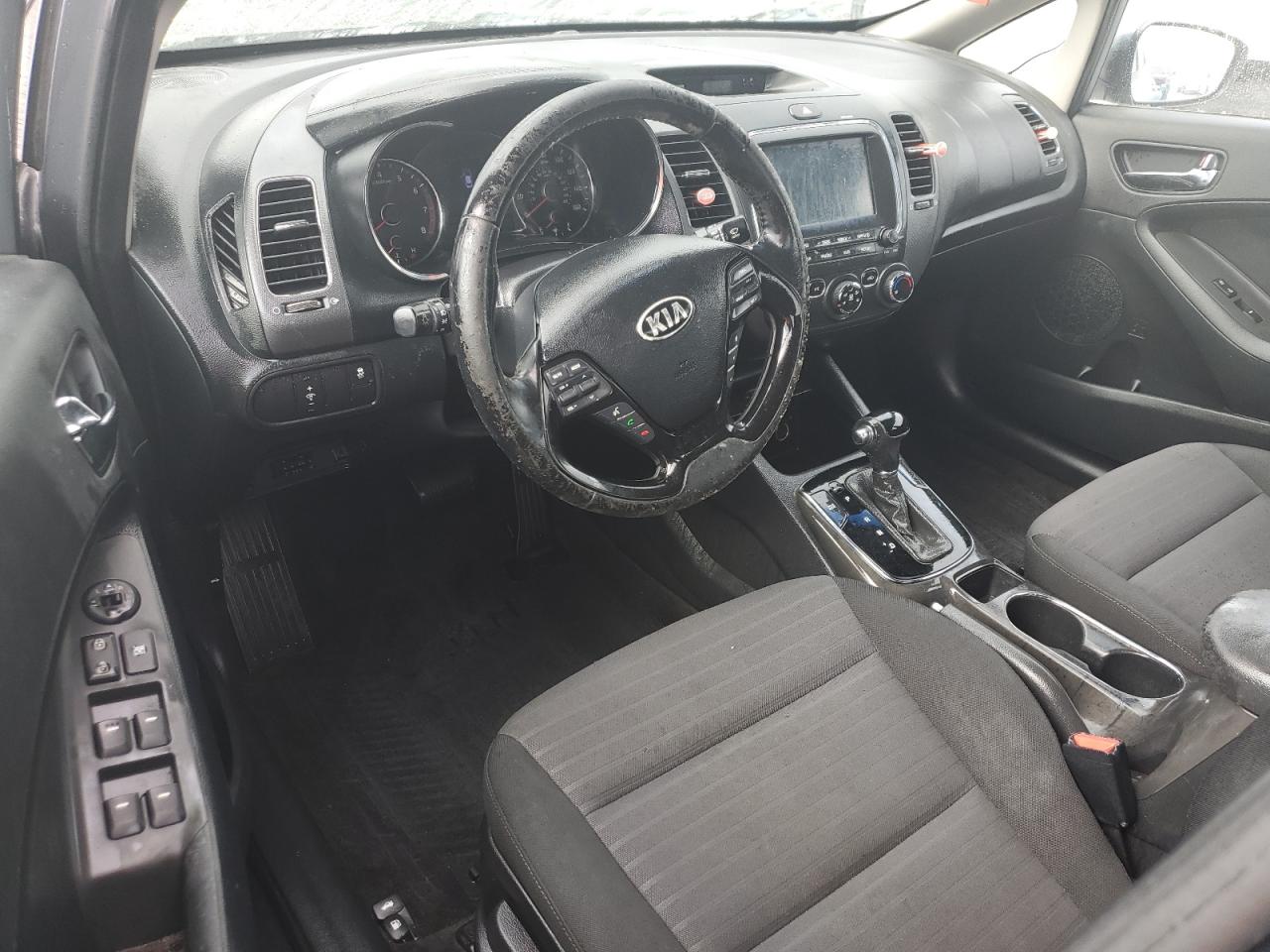 2017 Kia Forte - Image 8