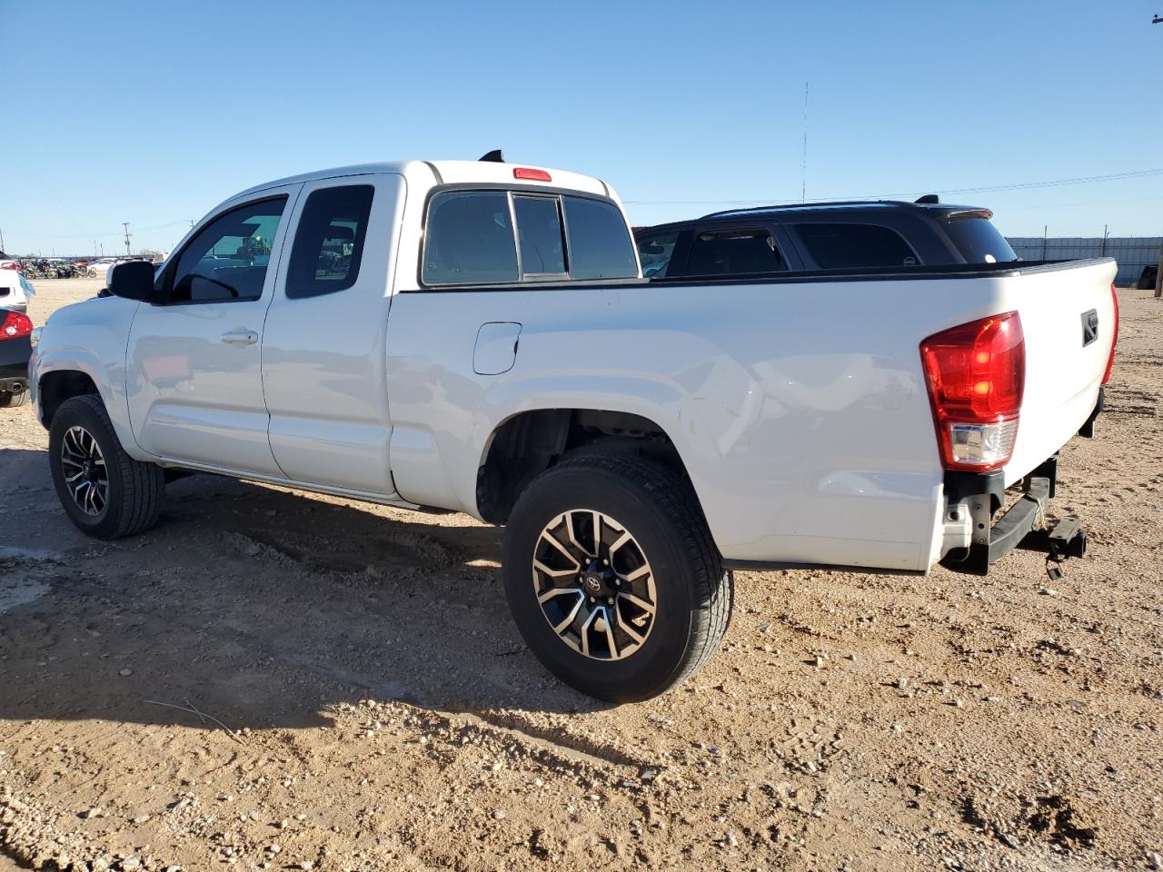 2017 Toyota Tacoma Access Cab VIN: 5TFRX5GN6HX081882 Lot: 81132084