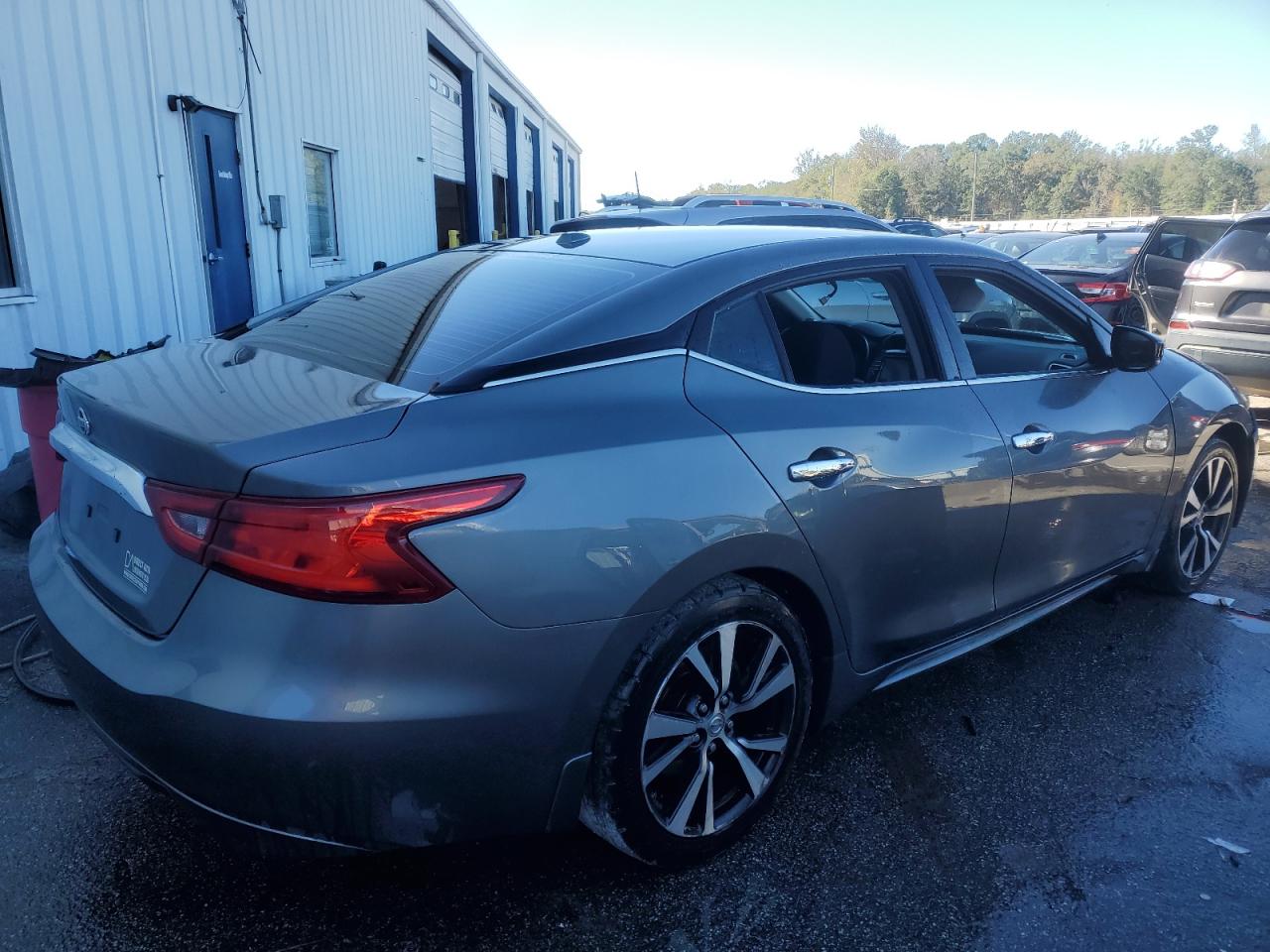 2017 Nissan Maxima - Image 3