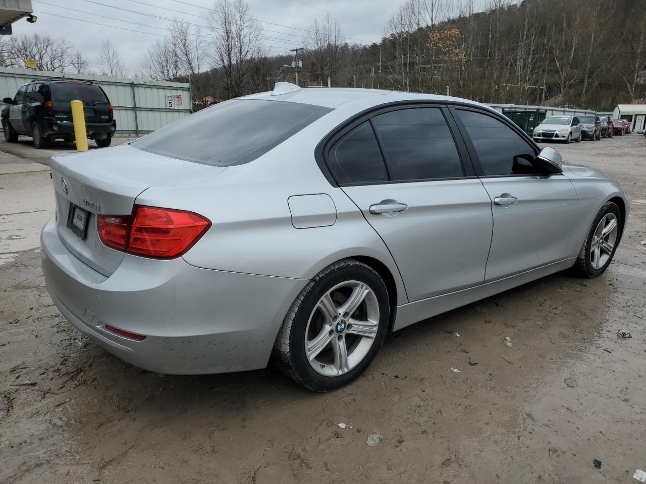 VIN WBA3A5C54DF356207 2013 BMW 3 SERIES no.3