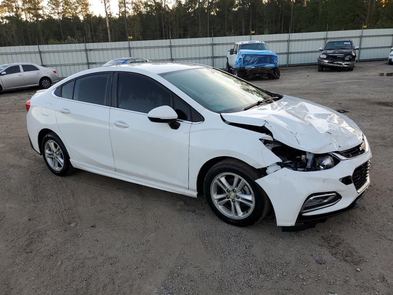 2016 Chevrolet Cruze - Image 4