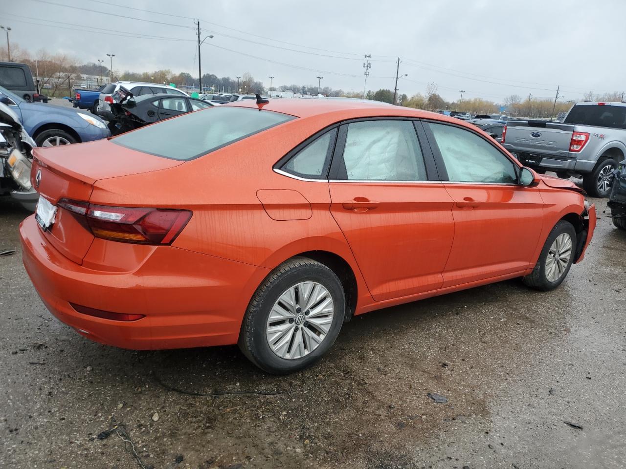 2019 Volkswagen Jetta - Image 3