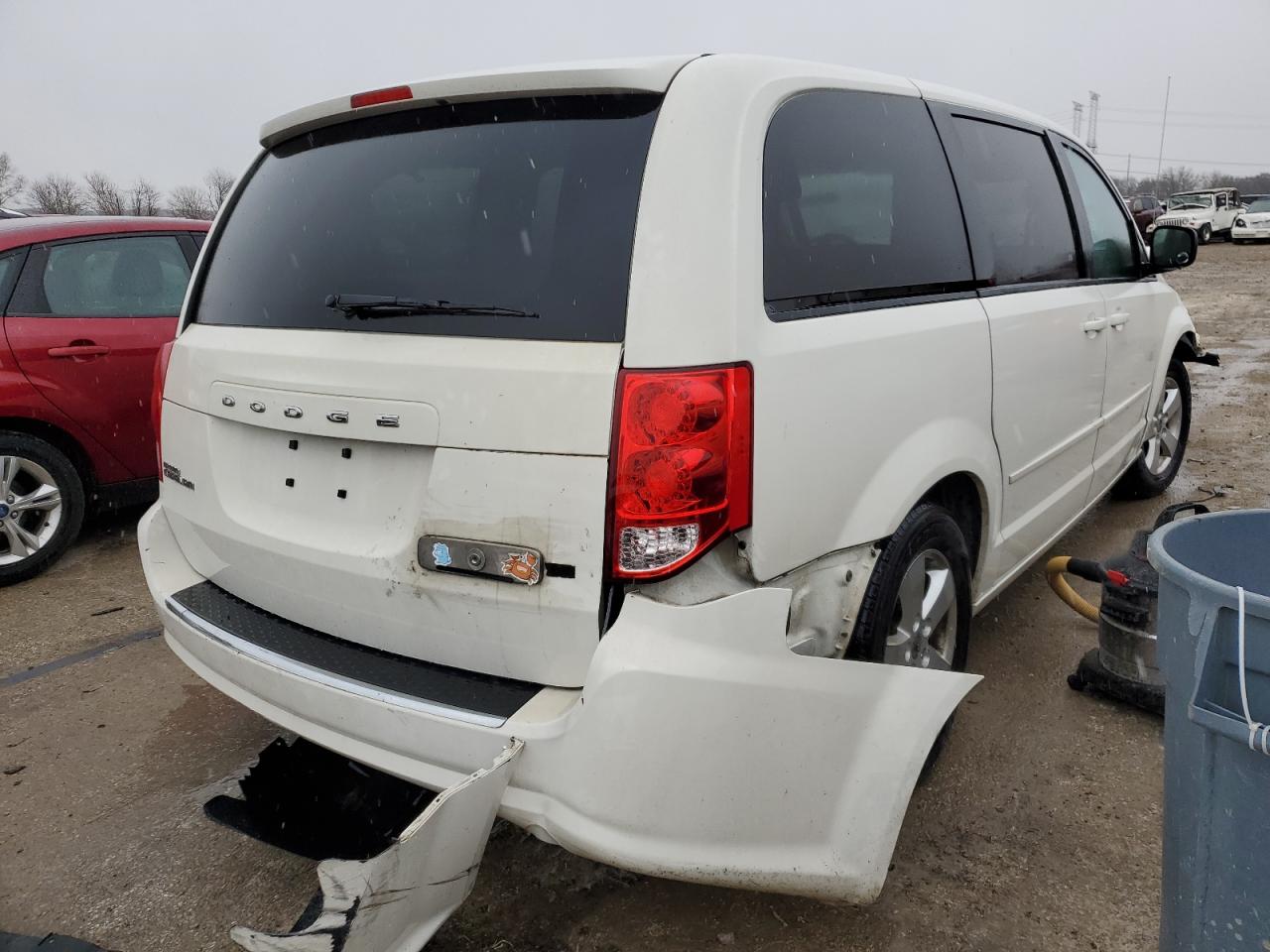 2013 Dodge Caravan - Image 3