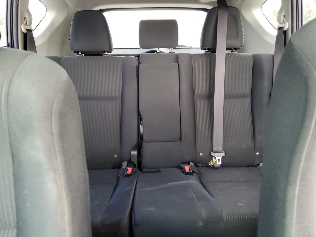 2017 Toyota RAV 4 - Image 10