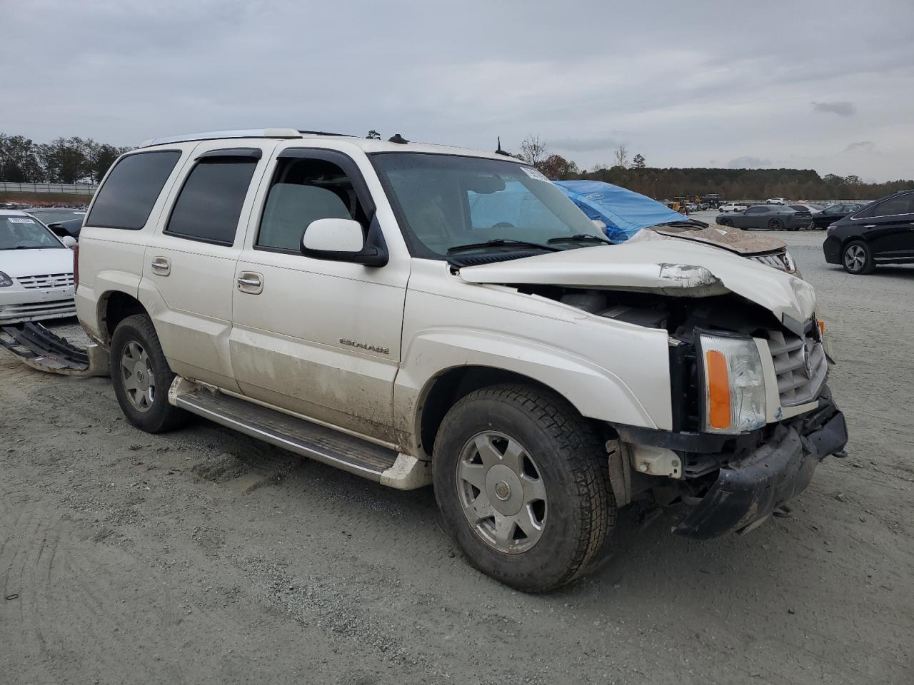 2003 Cadillac Escalade - Image 4