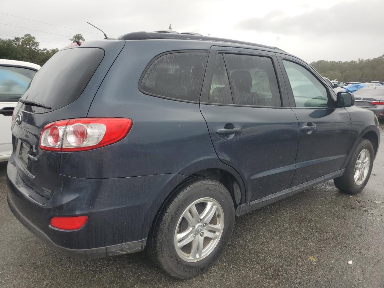 2012 Hyundai Santa Fe - Image 3