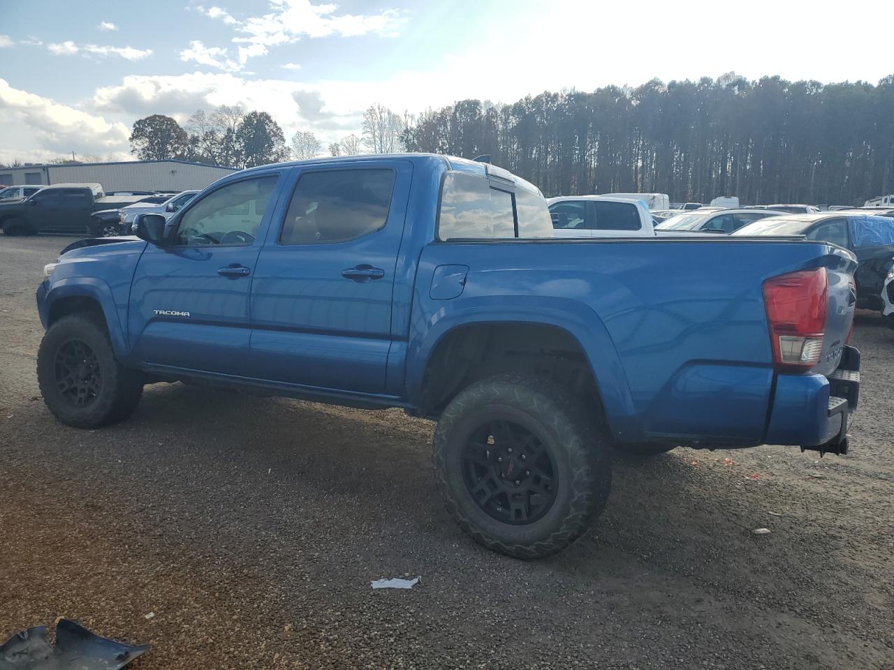 VIN 5TFCZ5AN4HX084160 2017 TOYOTA TACOMA no.2