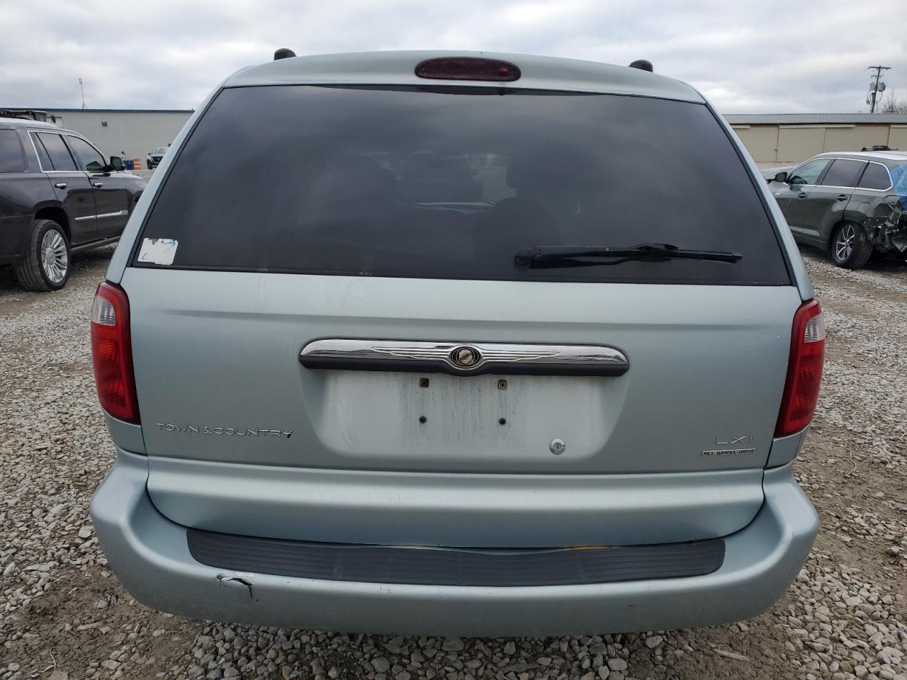 2001 Chrysler Town & Country - Image 6