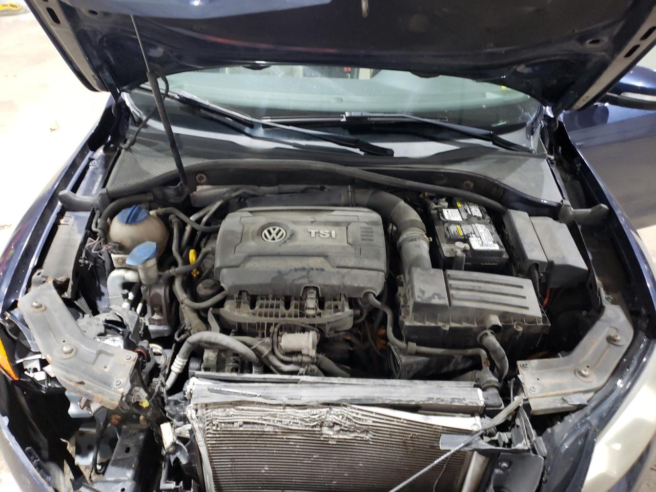 2014 Volkswagen Passat - Image 11