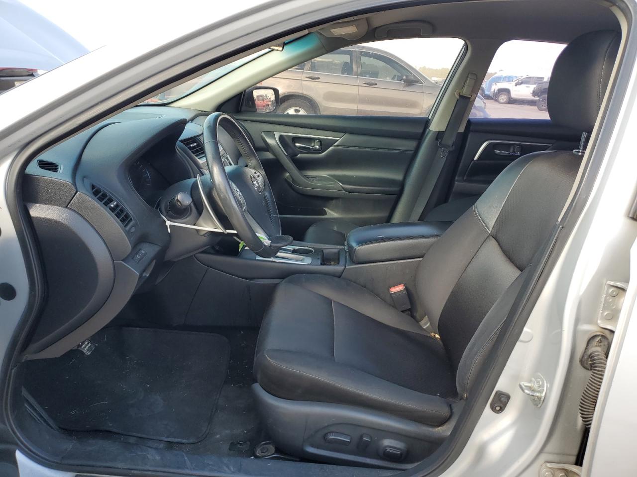 2017 Nissan Altima - Image 7