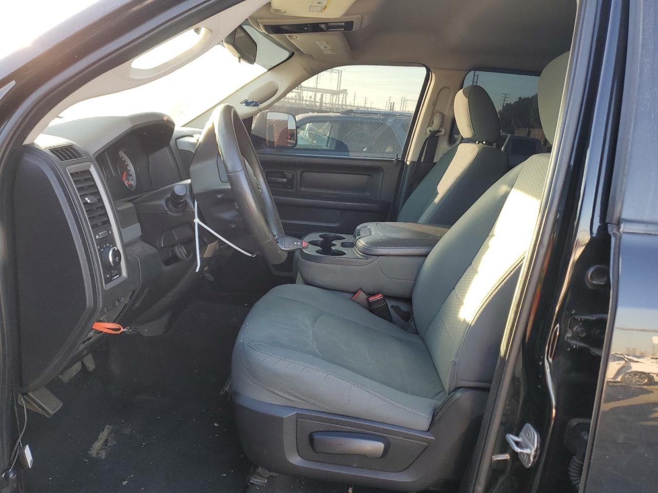 2014 RAM 1500 - Image 7