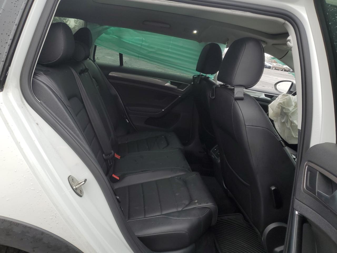 2019 Volkswagen Golf - Image 10