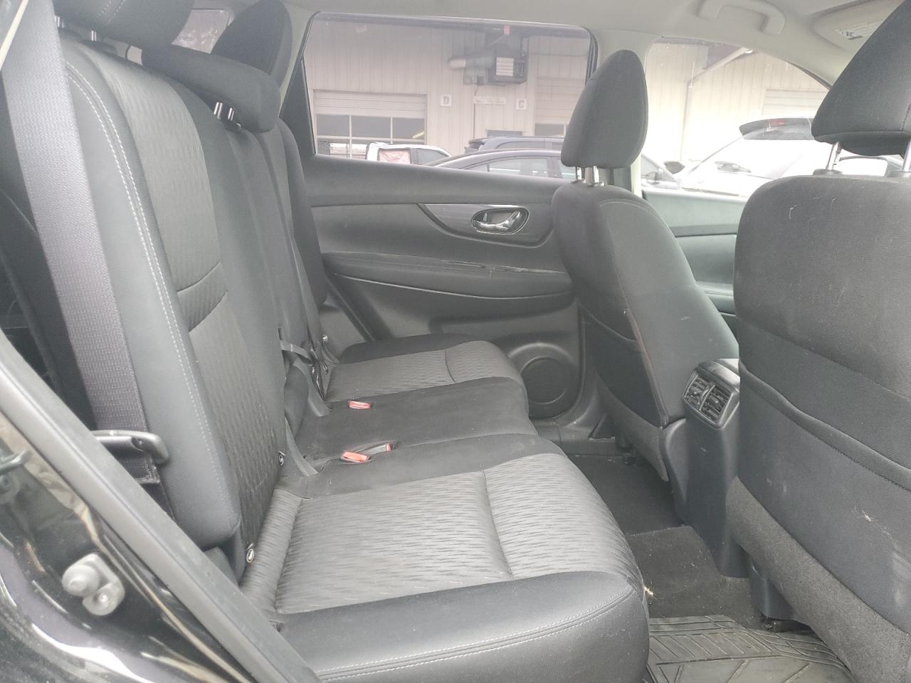 2017 Nissan Rogue - Image 11