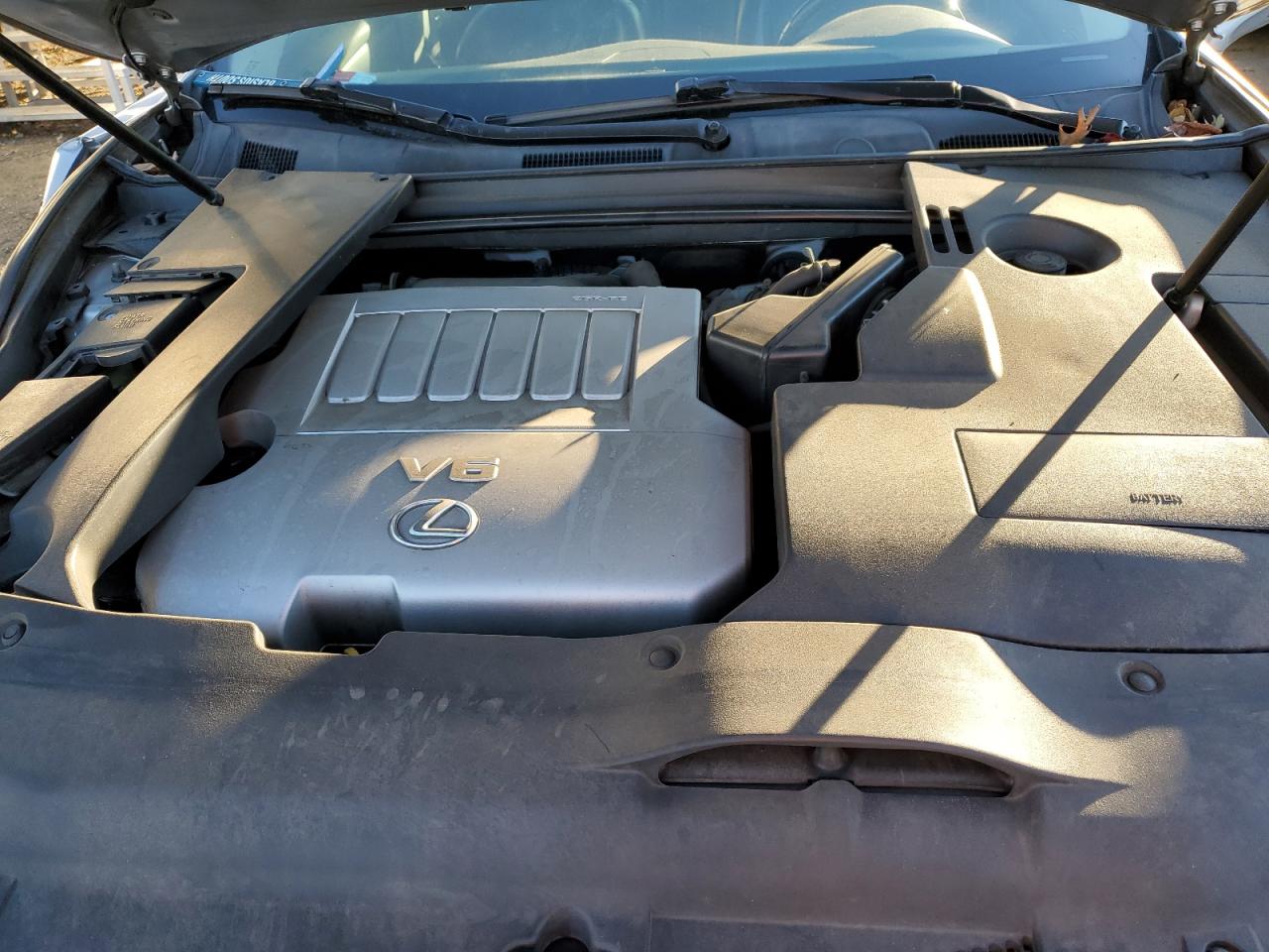 2010 Lexus ES - Image 11