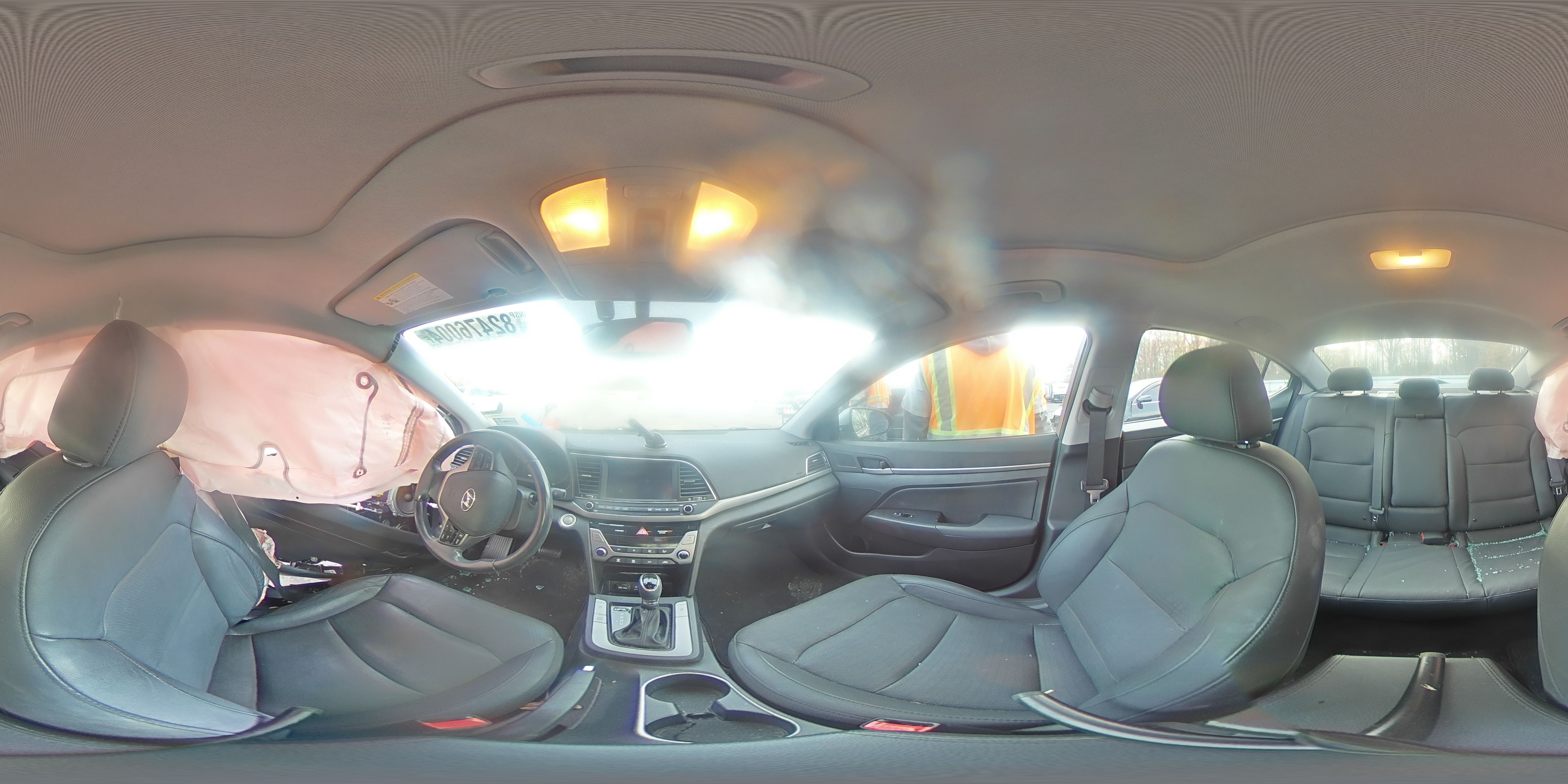 2017 Hyundai Elantra - Image 12