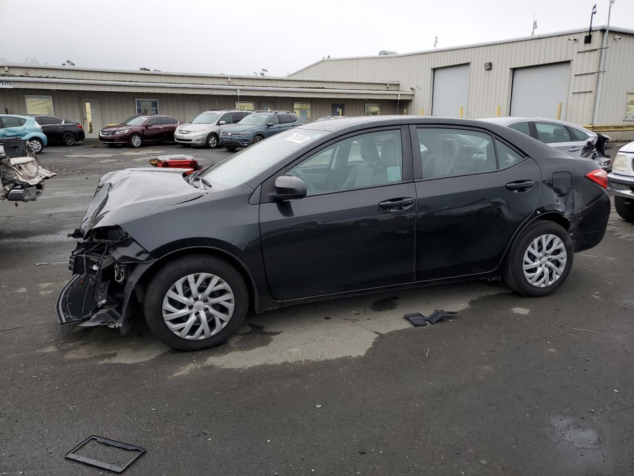 VIN 2T1BURHE3JC100635 2018 TOYOTA COROLLA no.1