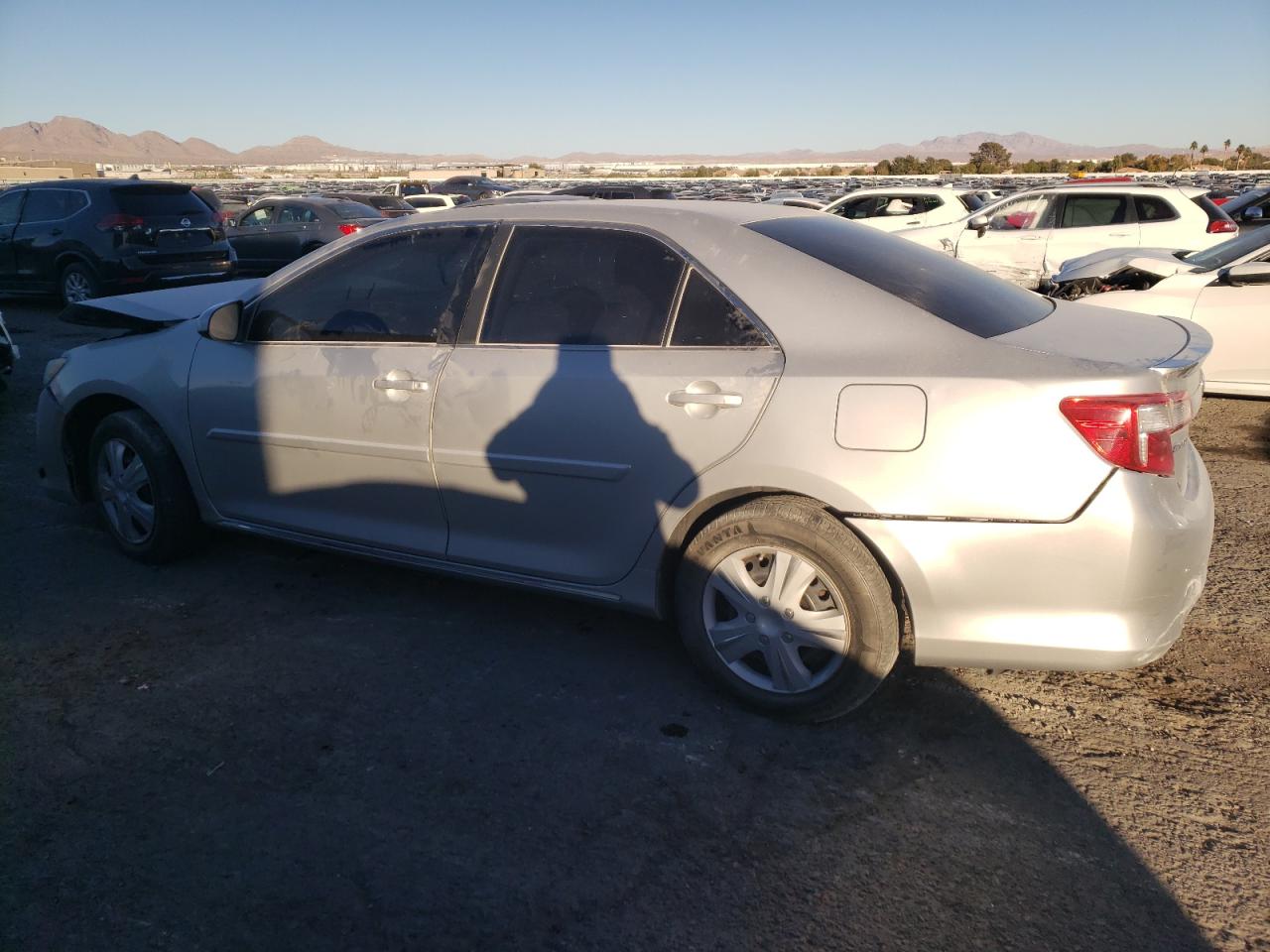 VIN 4T4BF1FK5ER441078 2014 TOYOTA CAMRY no.2