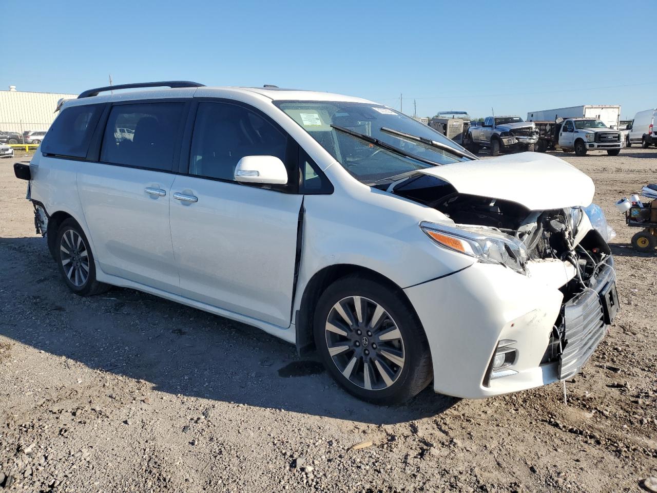 2018 Toyota Sienna - Image 4