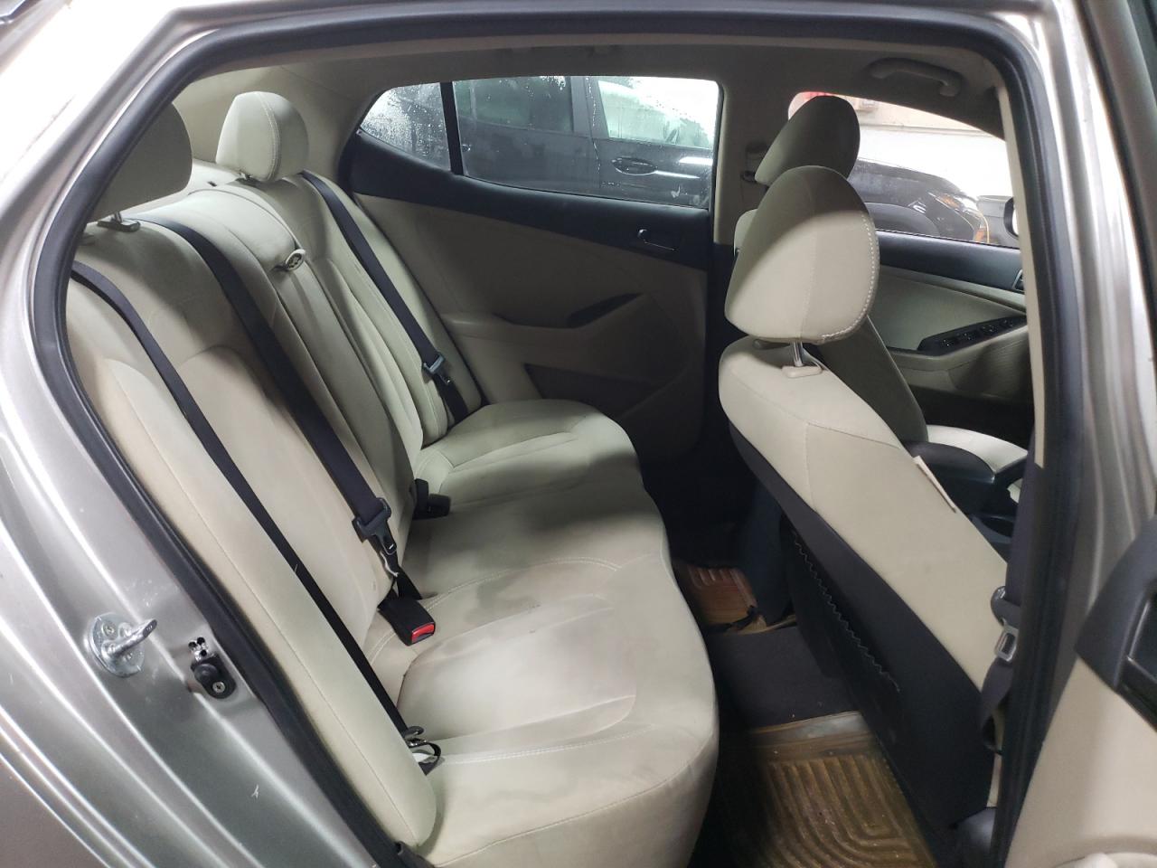 2011 Kia Optima - Image 10