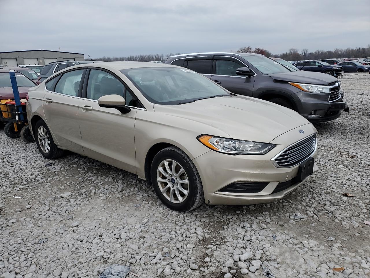 VIN 3FA6P0G77HR195010 2017 FORD FUSION no.4