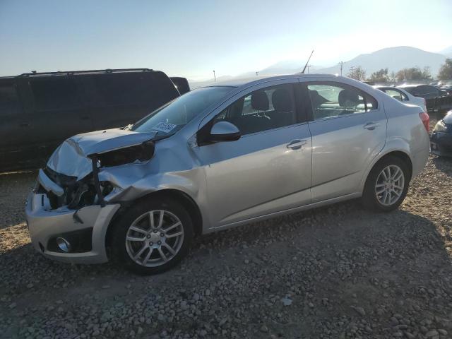 Sedans CHEVROLET SONIC 2012 Srebrny