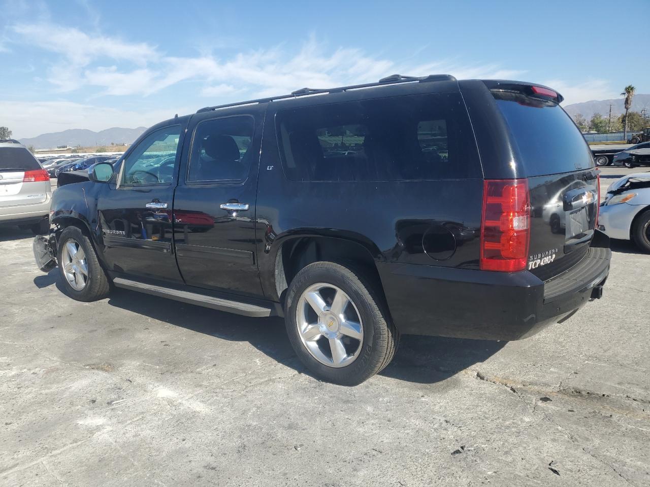 2014 Chevrolet Suburban - Image 2