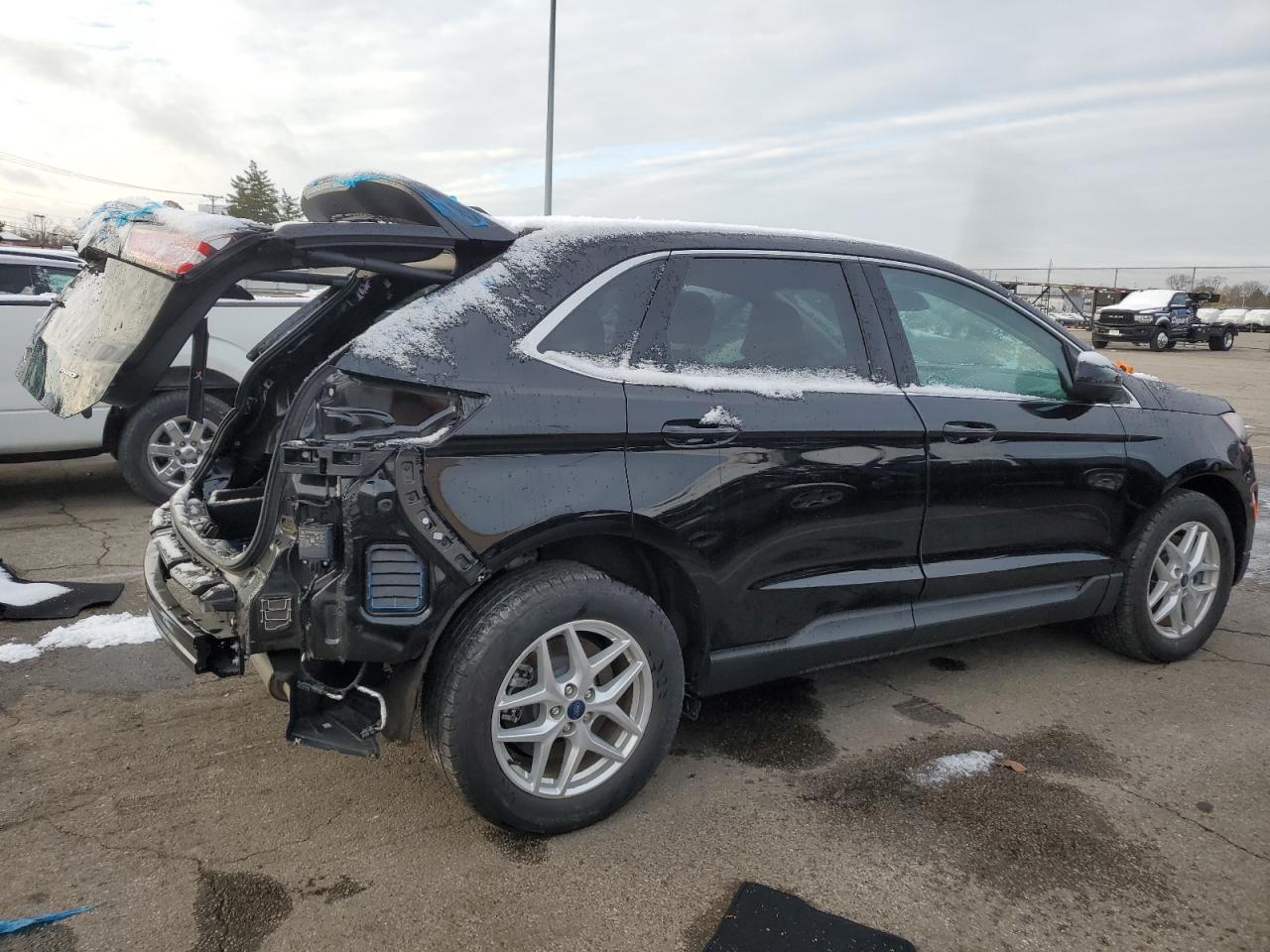 2022 Ford Edge - Image 3