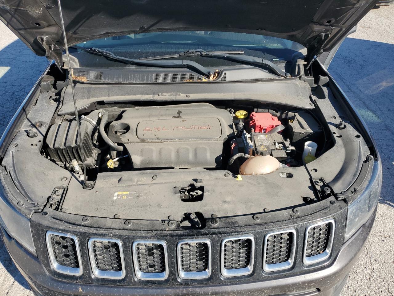 2020 Jeep Compass - Image 14